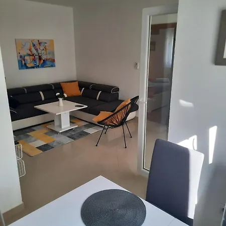 Apartman Anna شقة أوروبيتش