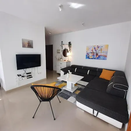 Apartman Anna شقة *